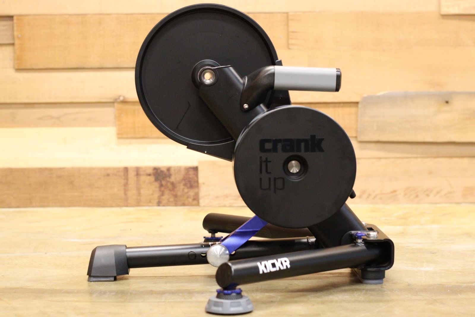 ワフー WAHOO キッカー KICKR V5 ダイレクトドライブ スマートトレーナー ローラー台 立川店