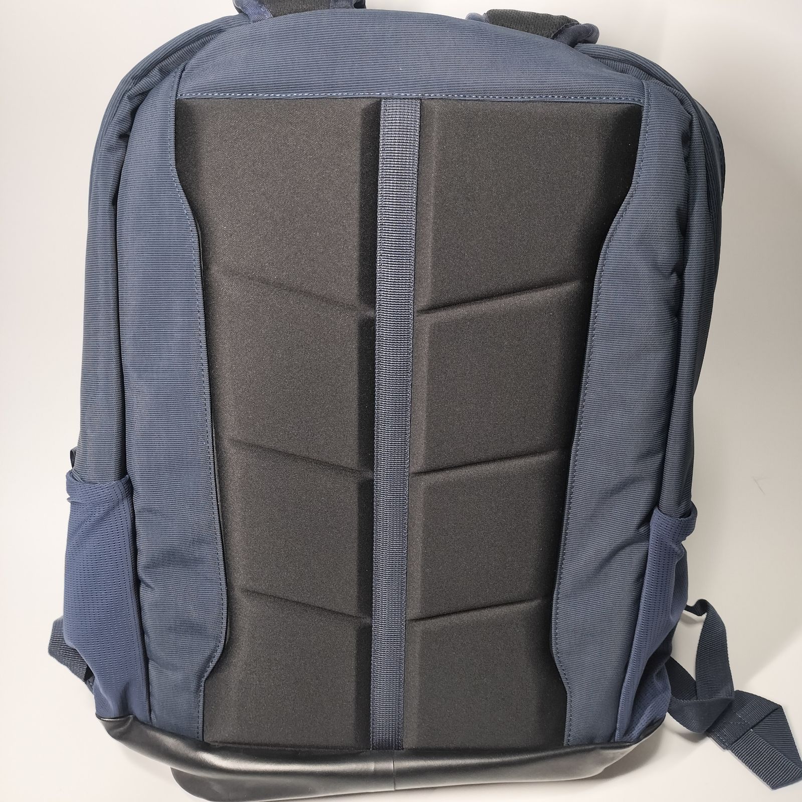 未使用品】THULE スーリー paramount バックパック ネイビー ノートPC 