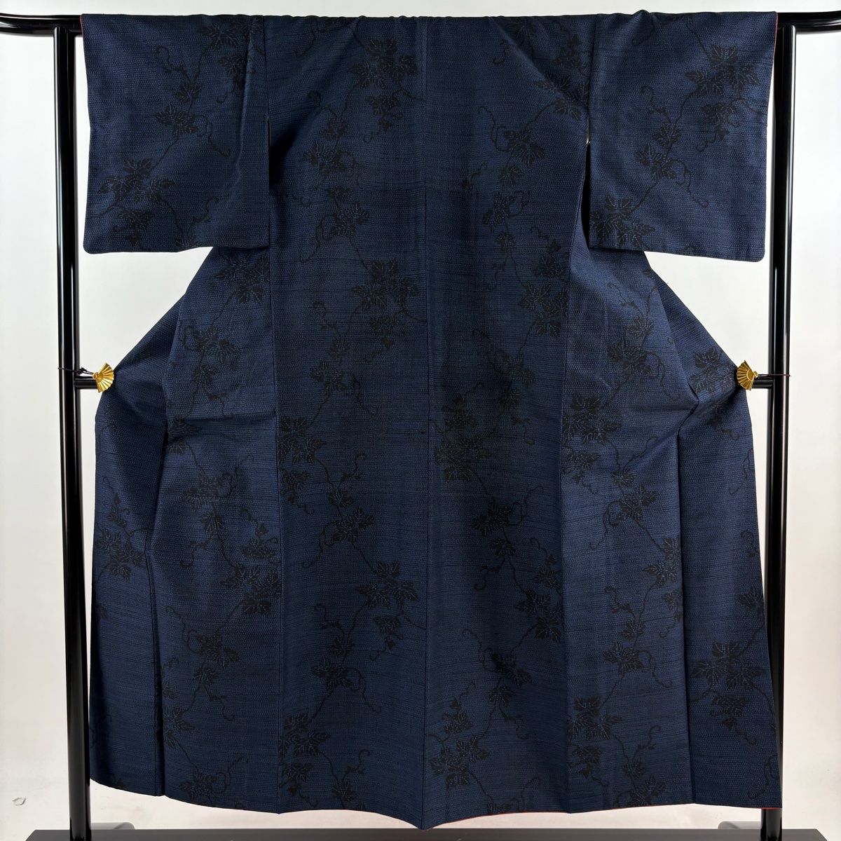 結城紬 身丈154cm 裄丈63.5cm S 袷 はたおり娘 証紙 葉柄 亀甲絣 紺色 正絹 名品