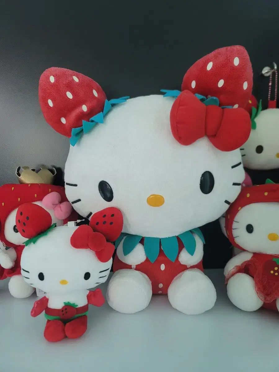 サンリオご当地キティ 根付けストラップ 42個 sanrio サンリオ