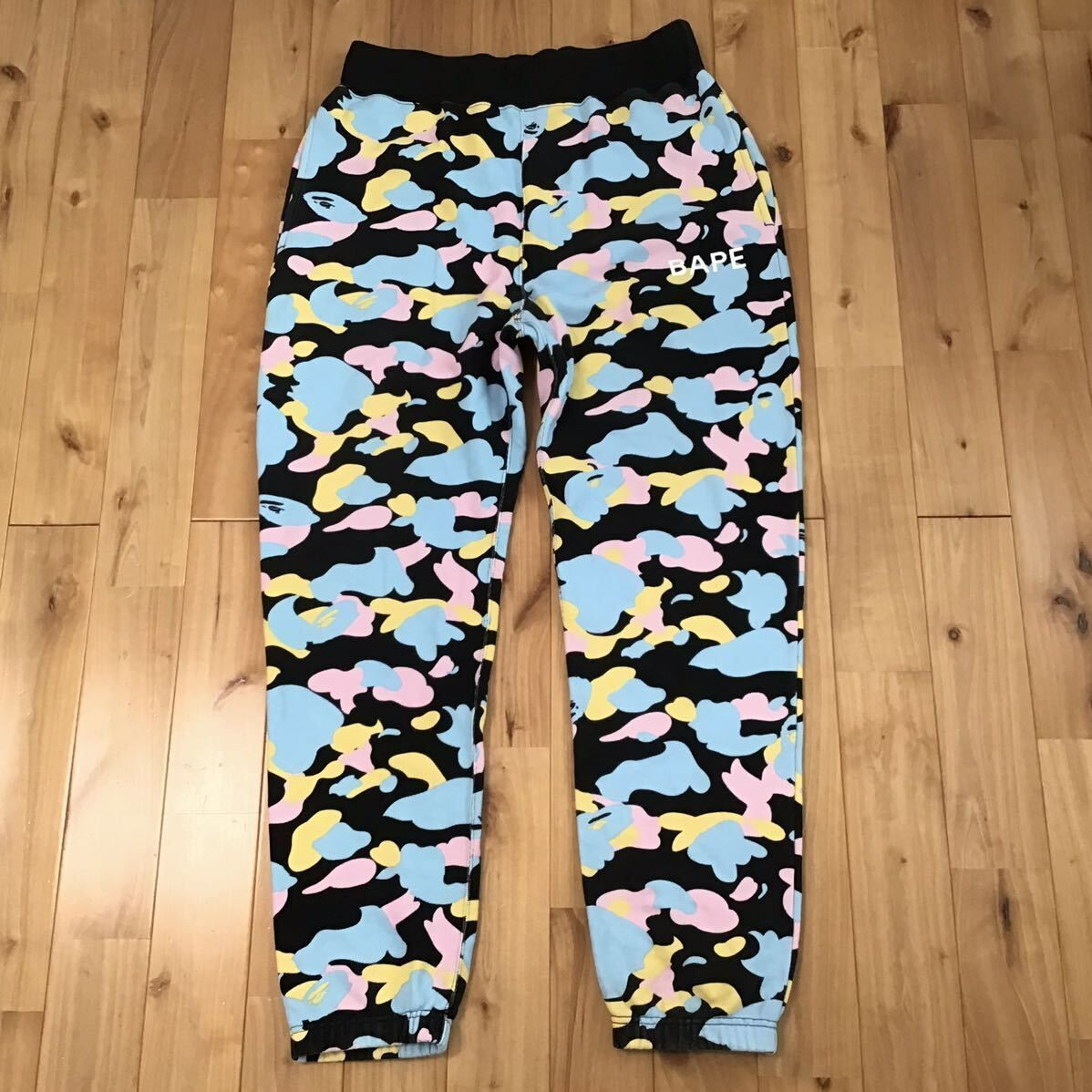 APE BAPE KAWS MULTI CAMO SHARK スウェットパンツFENDI ピアス