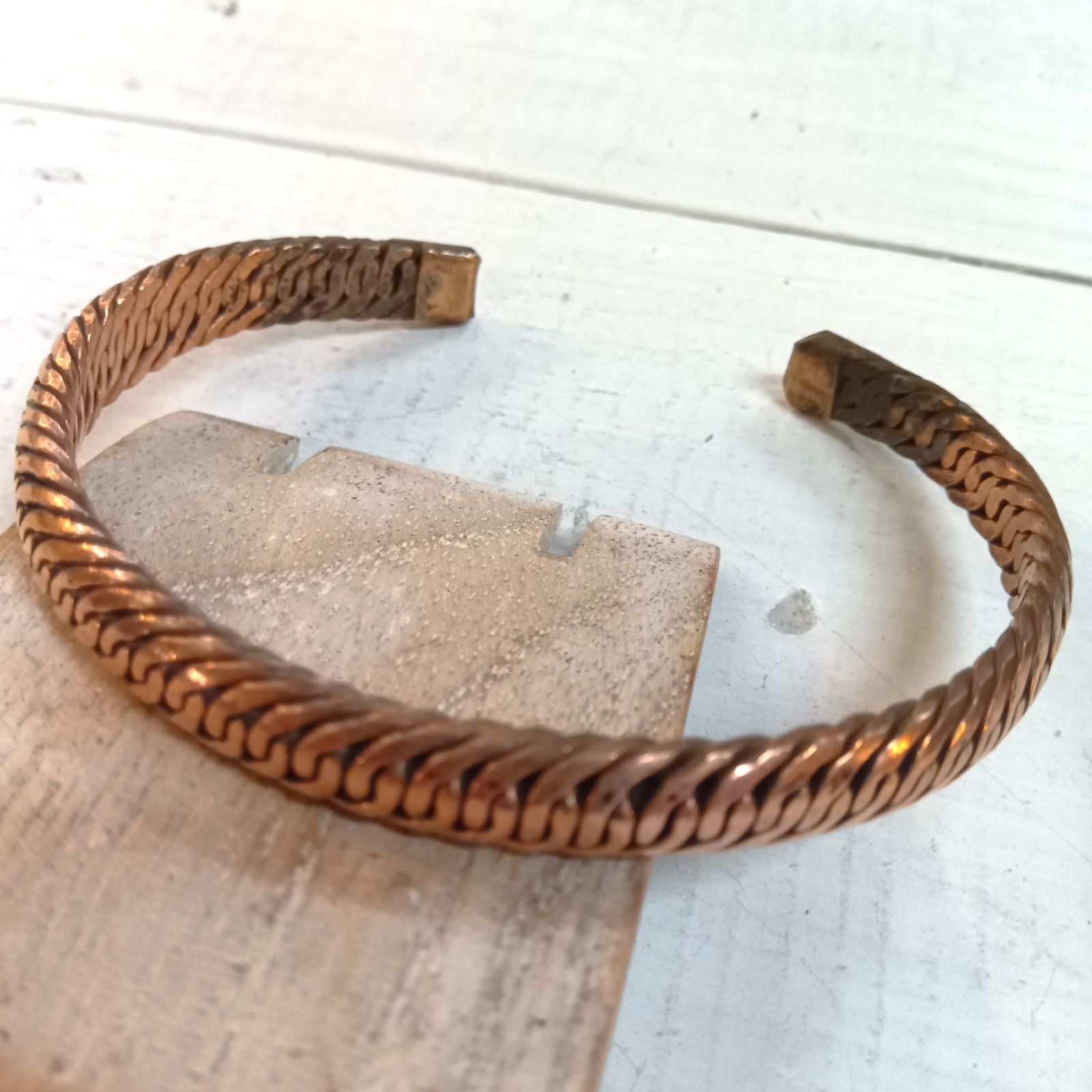 ハンドメイド 銅製 エスニック模様 バングル バングル ブレスレット コッパ― 銅 ネパール ハンドメイド