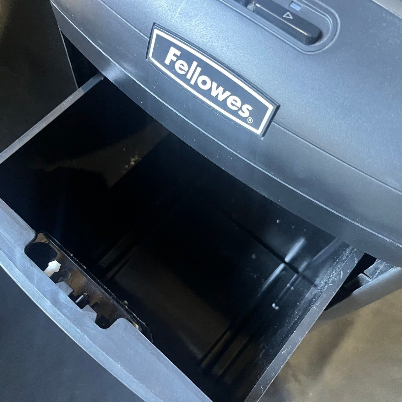 A4 マイクロクロスカットシュレッダー