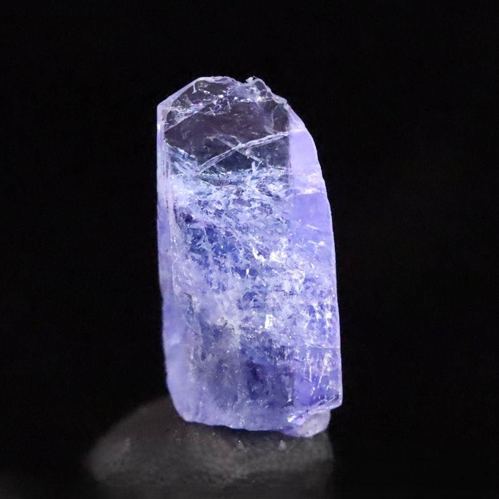 【27Ct】タンザナイト 原石 非加熱 鉱物標本 タンザニア産 非加熱タンザナイト – 天然石ハッピーギフト