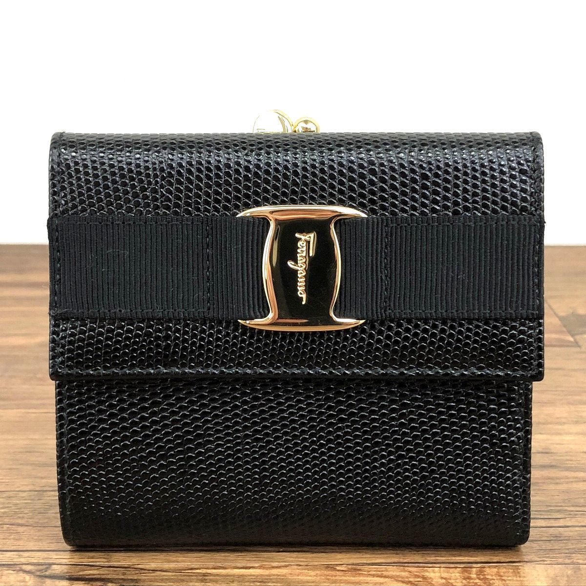 極美品 Salvatore Ferragamo コンパクトウォレット 204 - 財布