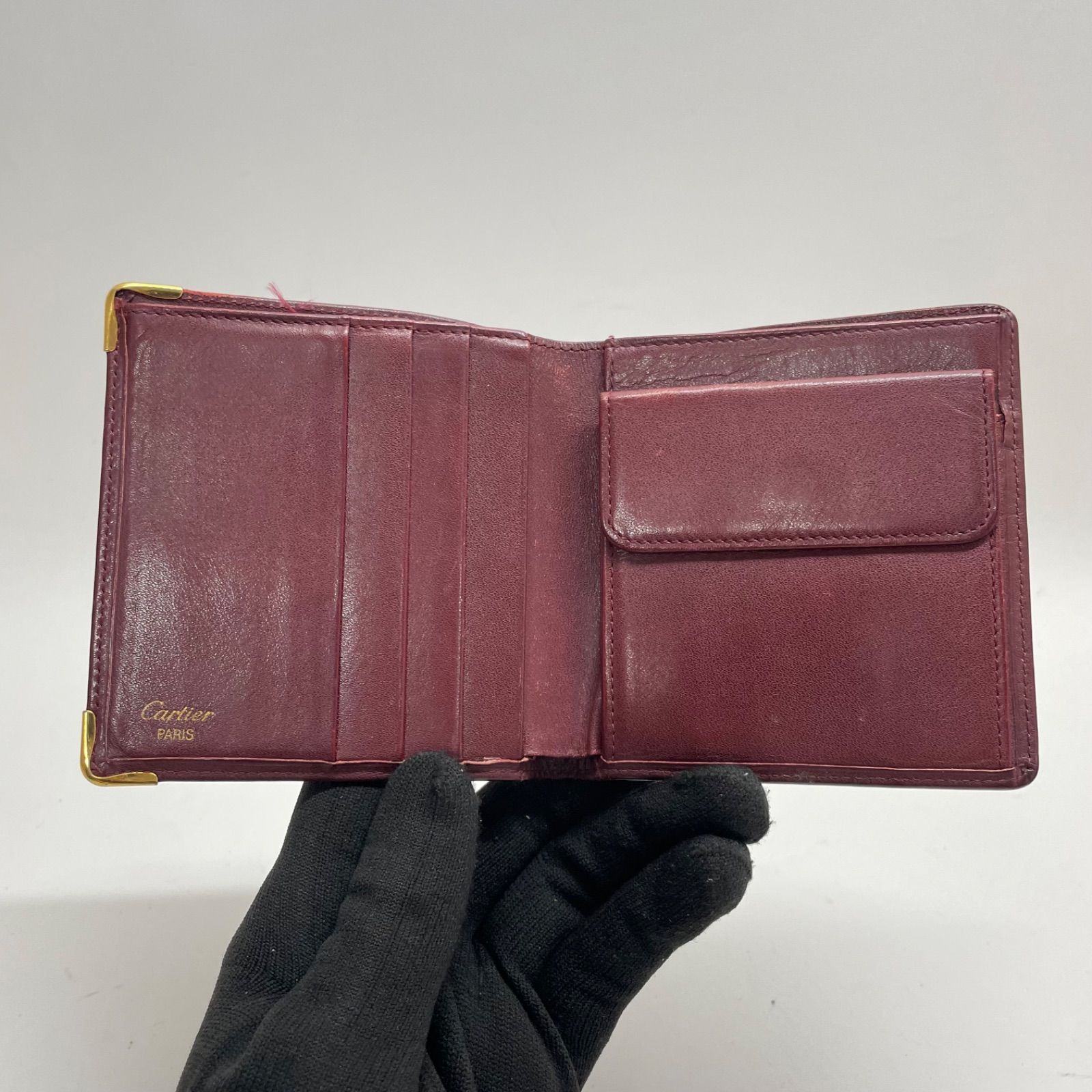 カルティエ　二つ折り財布　マストライン　新品未使用品　ボルドー 極美品✨】カルティエ カード 二つ折り財布 マストライン レザー