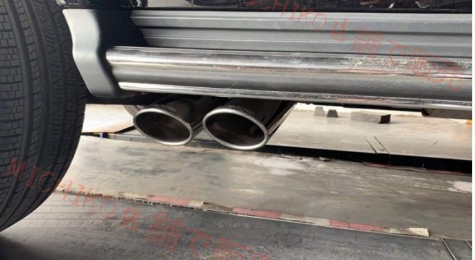 テールパイプ デュアル出し