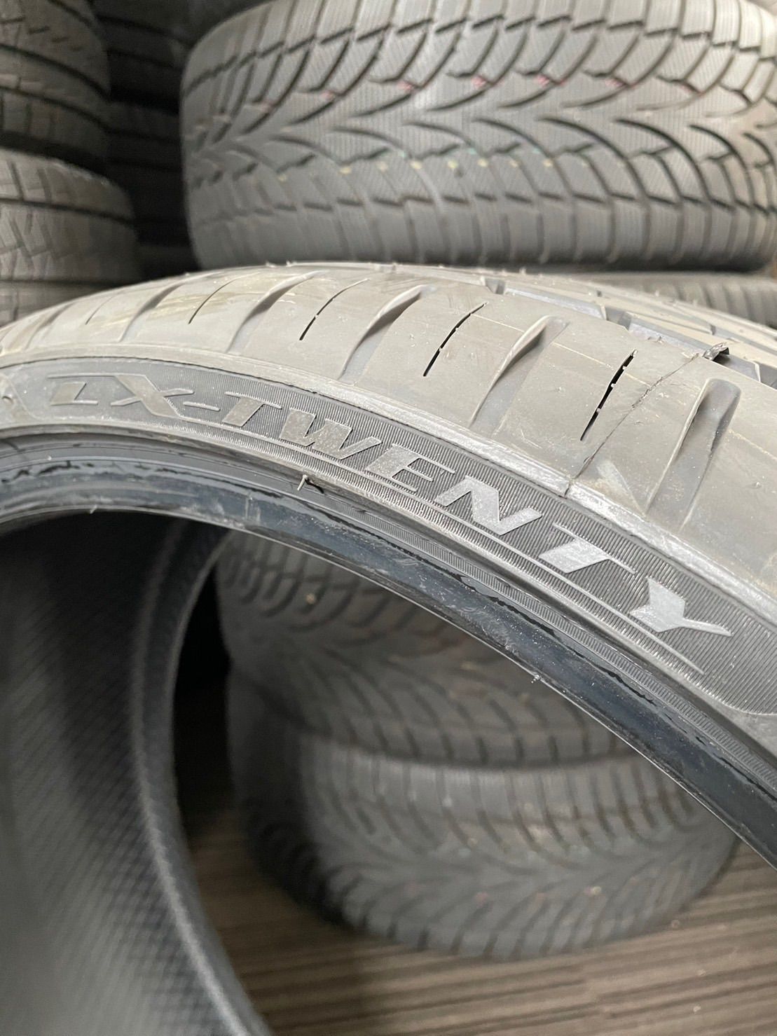 低反発 腰用 LEXANI TIRE LX-TWENTY 255/30R22 2本セット - crumiller.com