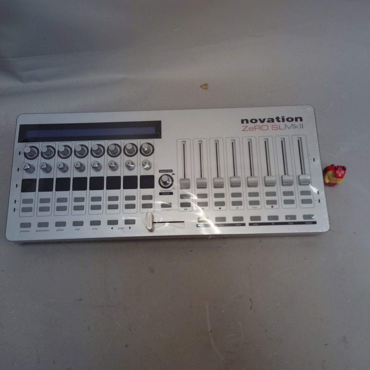 Novation ZeRO SL MkII MIDIコントローラー Novation Zero SL MkII Advanced USB MIDI Control Surface