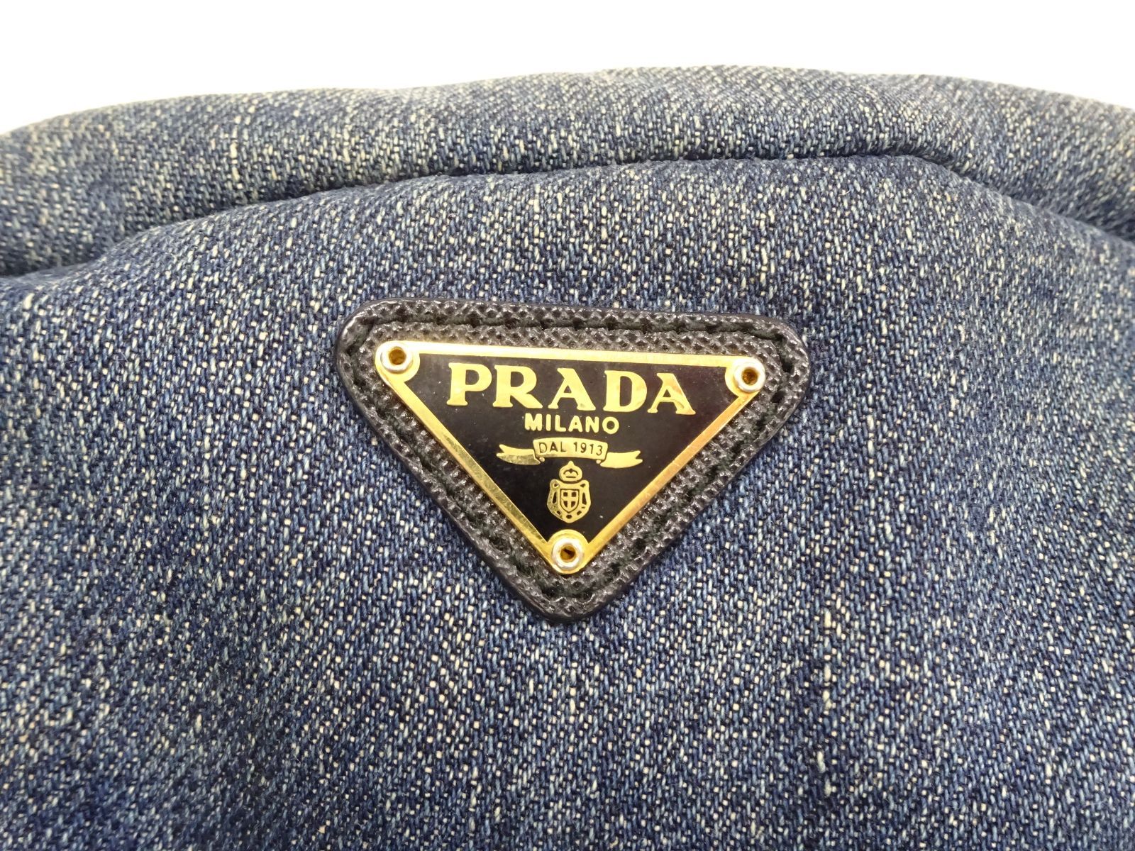 ポーチ 三角ロゴ