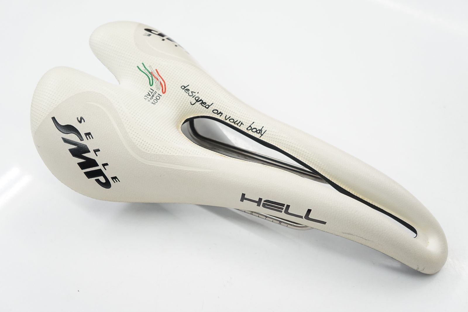 SELLE SMP 「セラ エスエムピー」 HELL サドル / バイチャリ浦和ベース