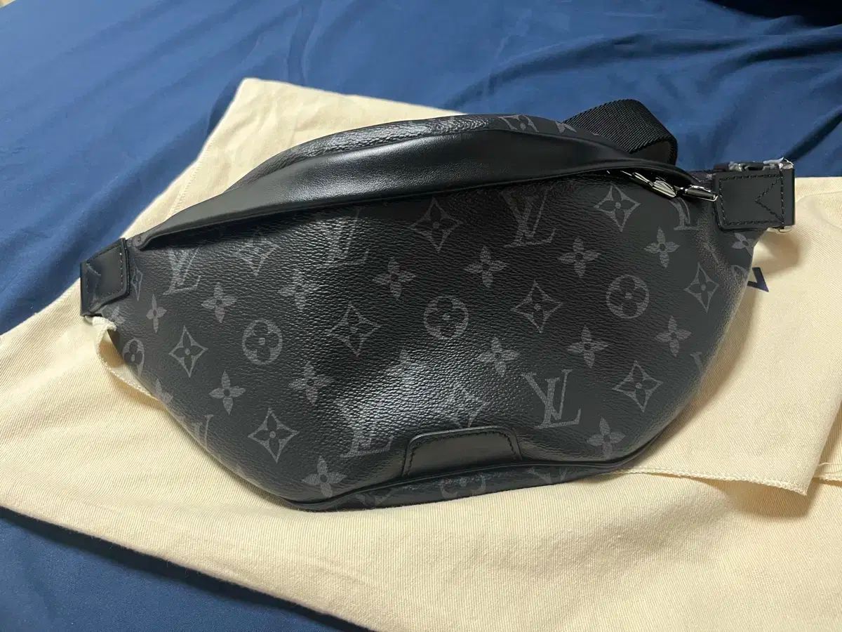 Louis Vuitton ルイヴィトン バムバッグ