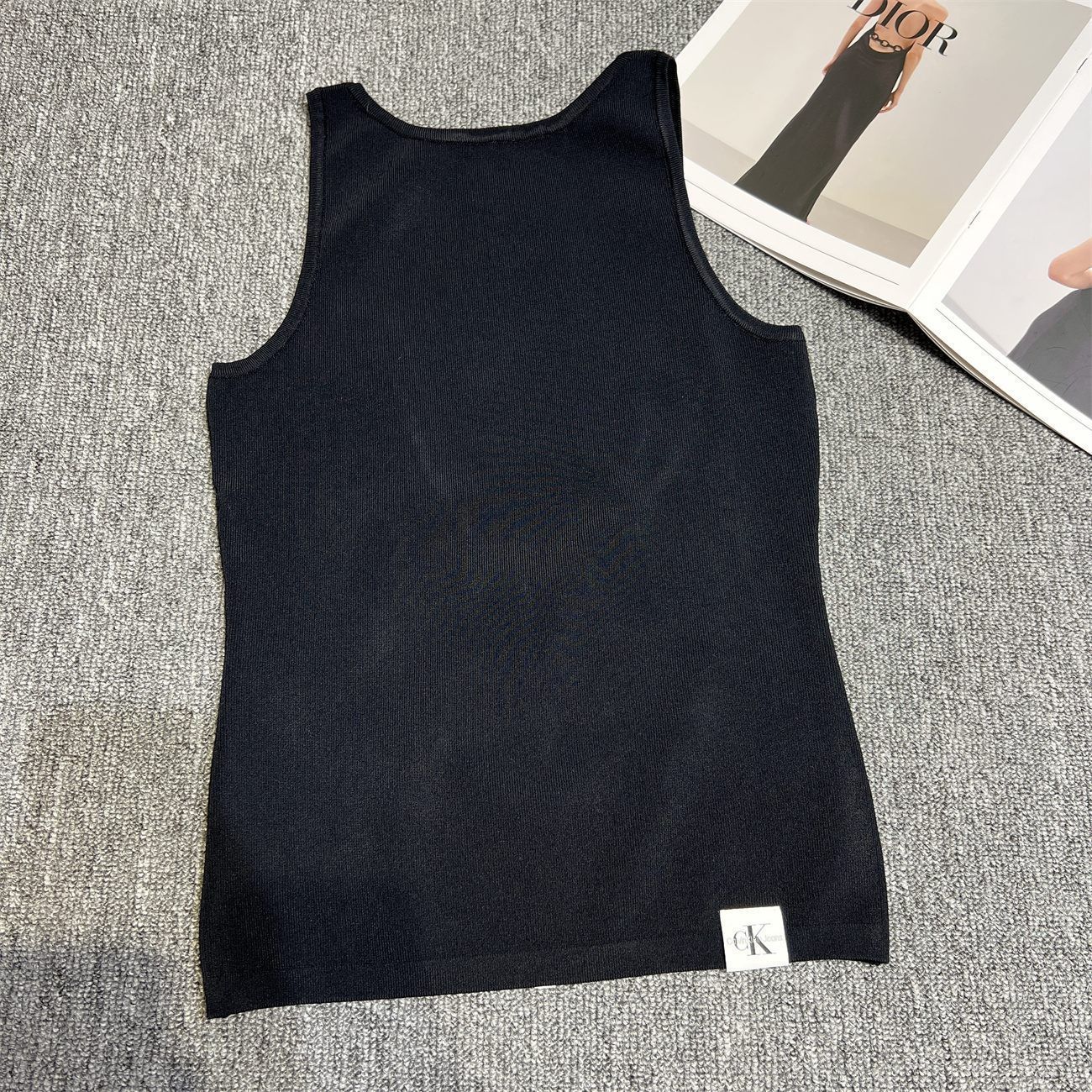 新品 BLACKPINKジェニー着用【Calvin Klein】スウェット タンクトップ - メルカリ