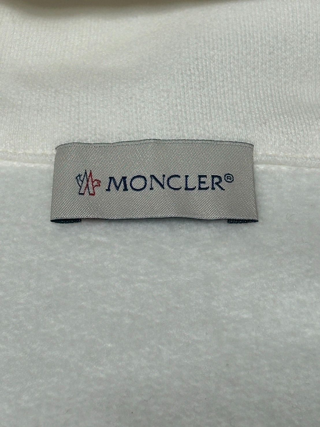 新品未使用タグ付き☆MONCLER ダブルワッペンロゴ パーカー M アイボリー ☆新品未使用タグ付き・本物保証☆MONCLER ダブルロゴワッペン