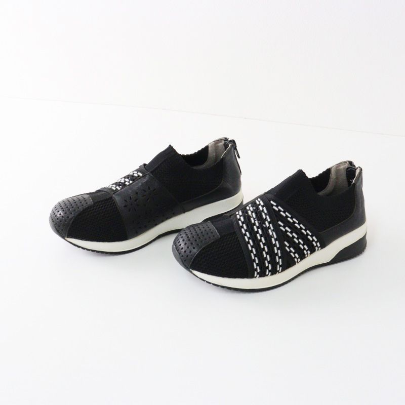 【t.bセンソユニコ】（23.5）ストラップレザーシューズ フラワー ブラック センソユニコ sensounico ティービー t.b メッシュレザー 切替