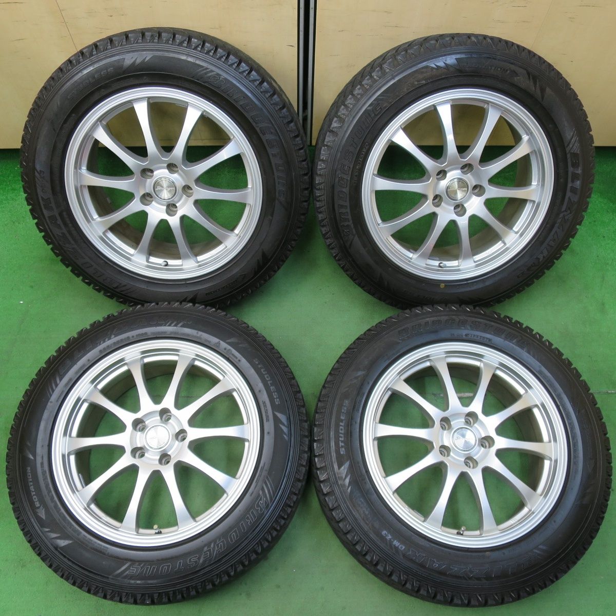[送料無料] バリ溝！キレイ！9.5分スタッドレス 225/65R18 ブリヂストン ブリザック DM-Z3 Stranger ストレンジャー 18インチ PCD114.3/5H5020311イス