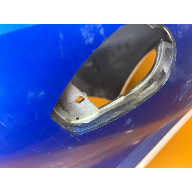 フロントカウル 傷ヒビ割れあり