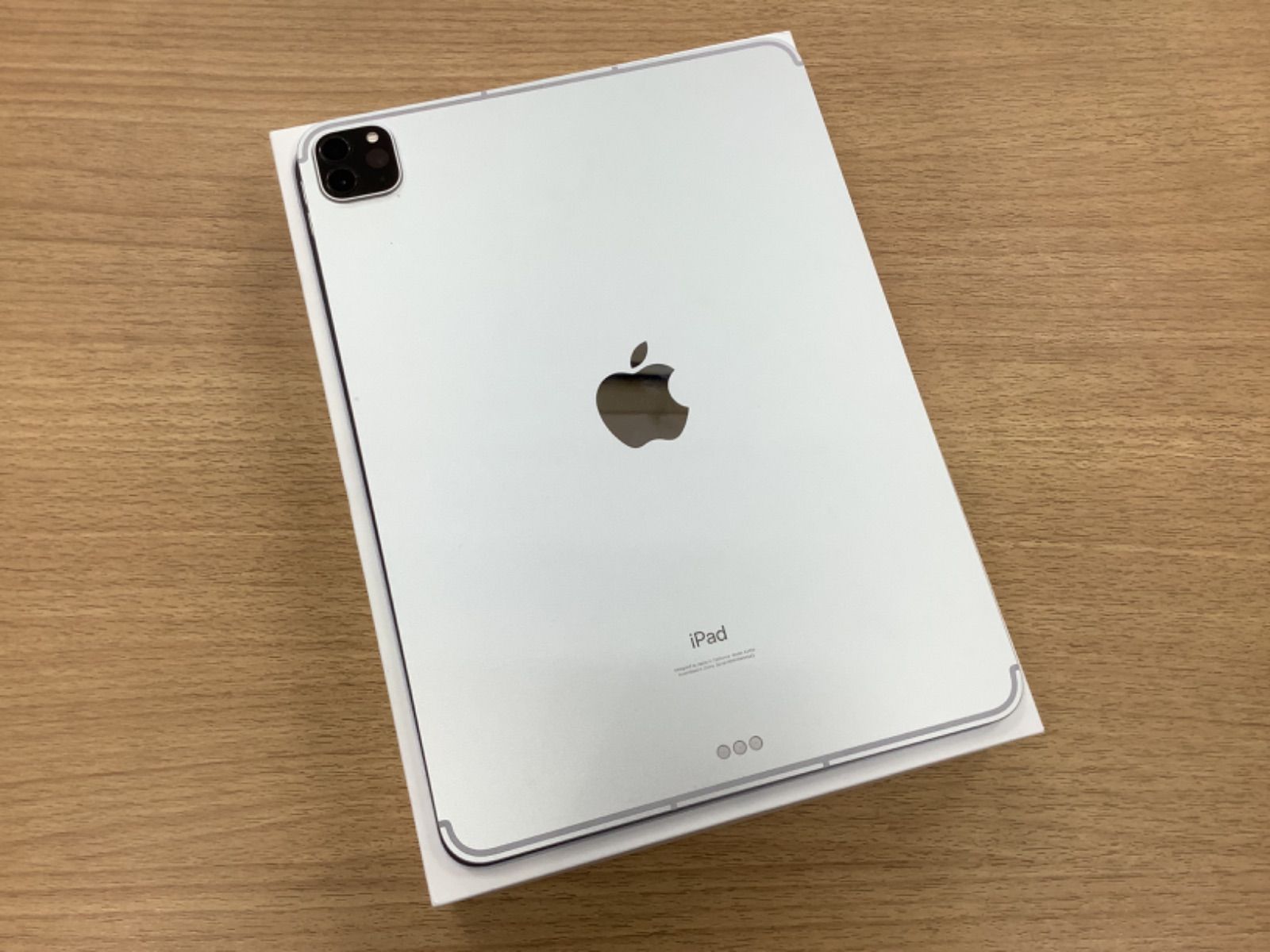 D1377 【美品】iPad Pro 11インチ 128GB 第3世代 Wi