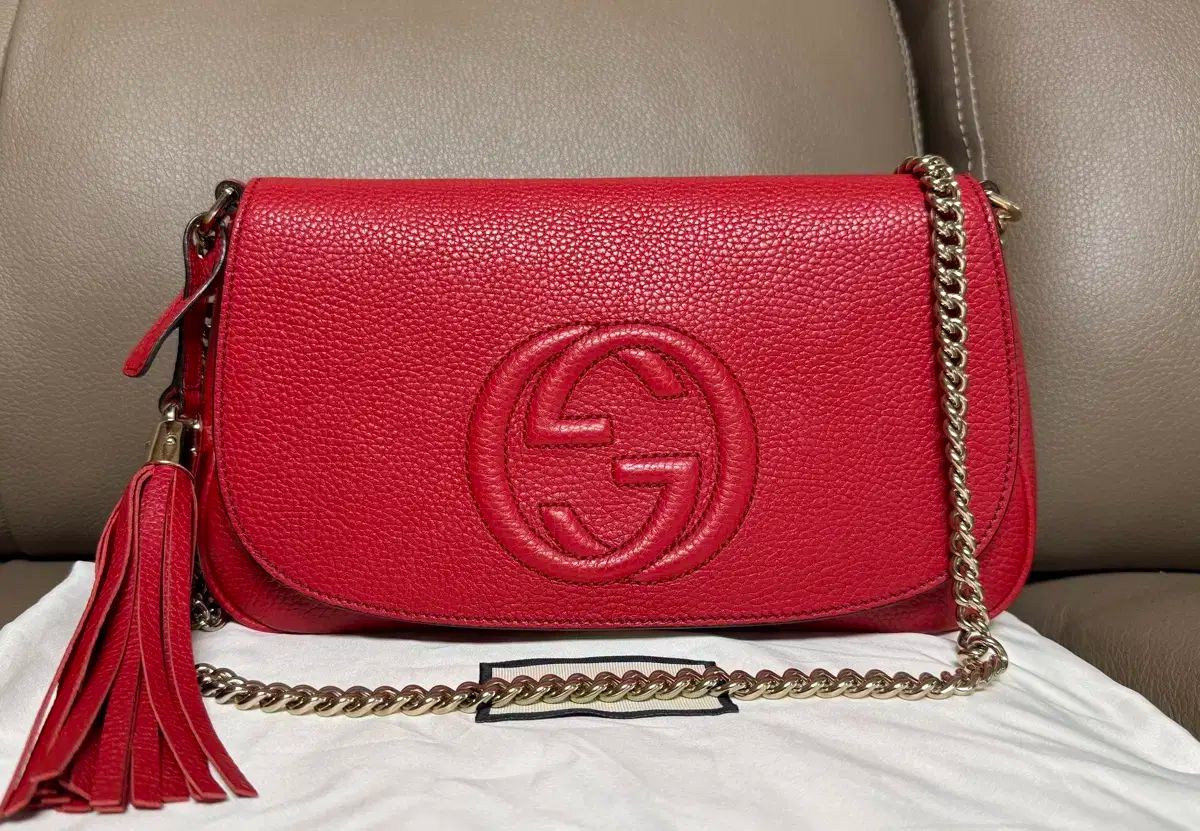 GUCCI グッチ インターロッキング ソーホー タッセル チェーン クロスバッグ 赤