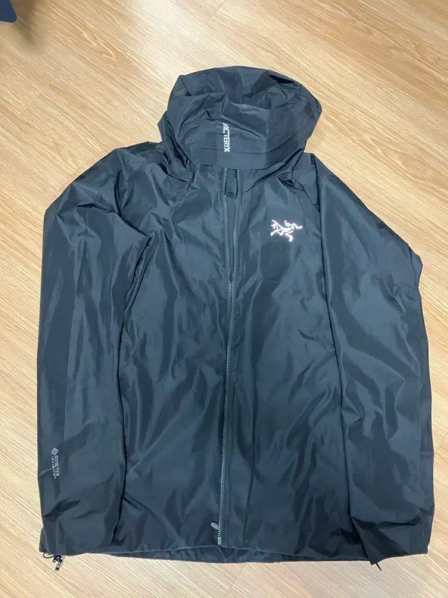 ARC TERYX アークテリクス ソラノ WHO フーディ ブラック M