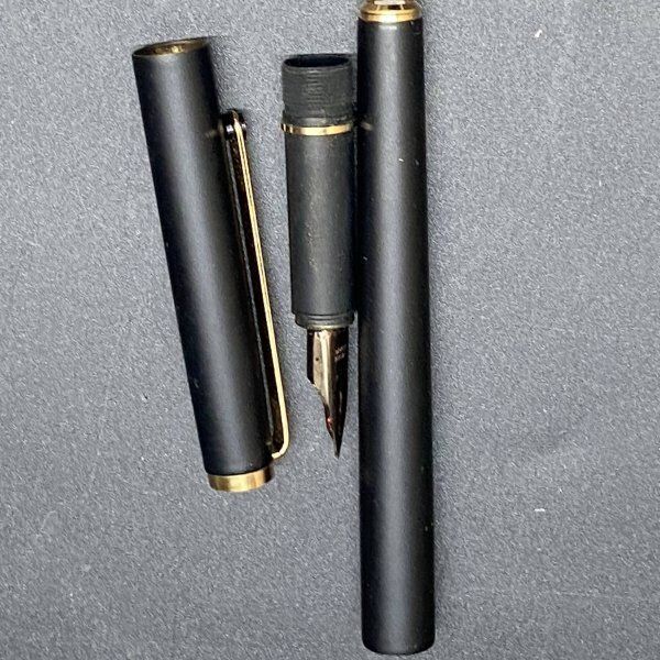 Mont Blanc 万年筆 2本セット 送料込み MONT BLANC万年筆ペン先585