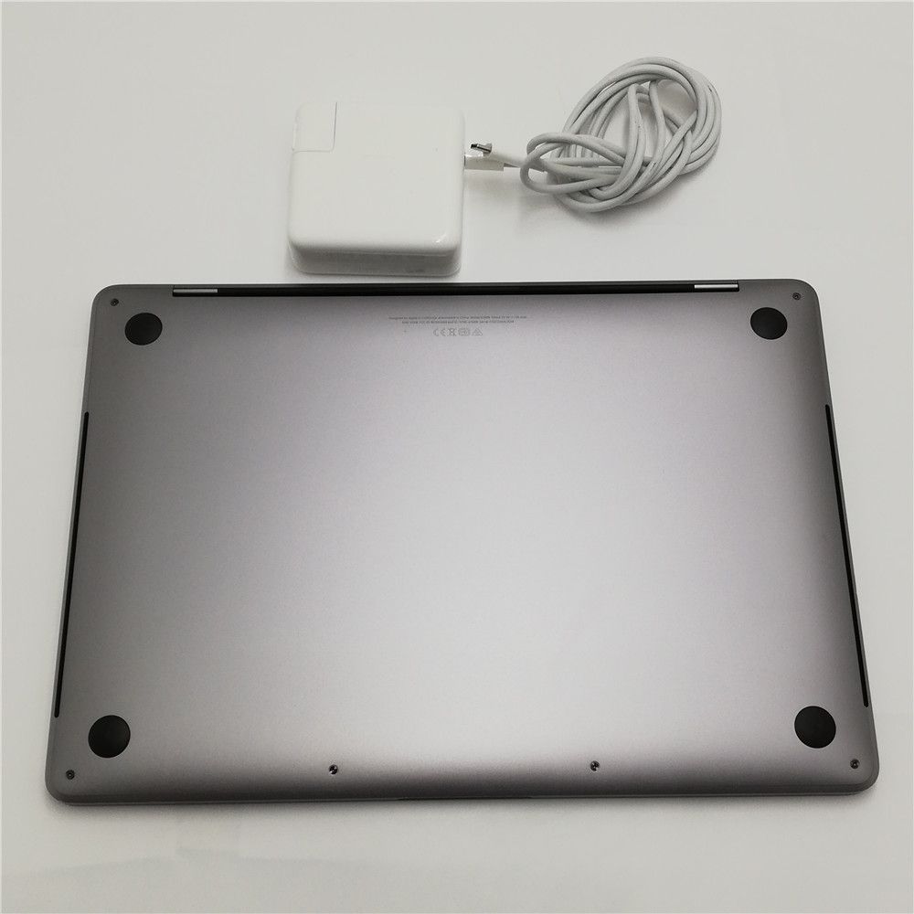 スペースグレイ