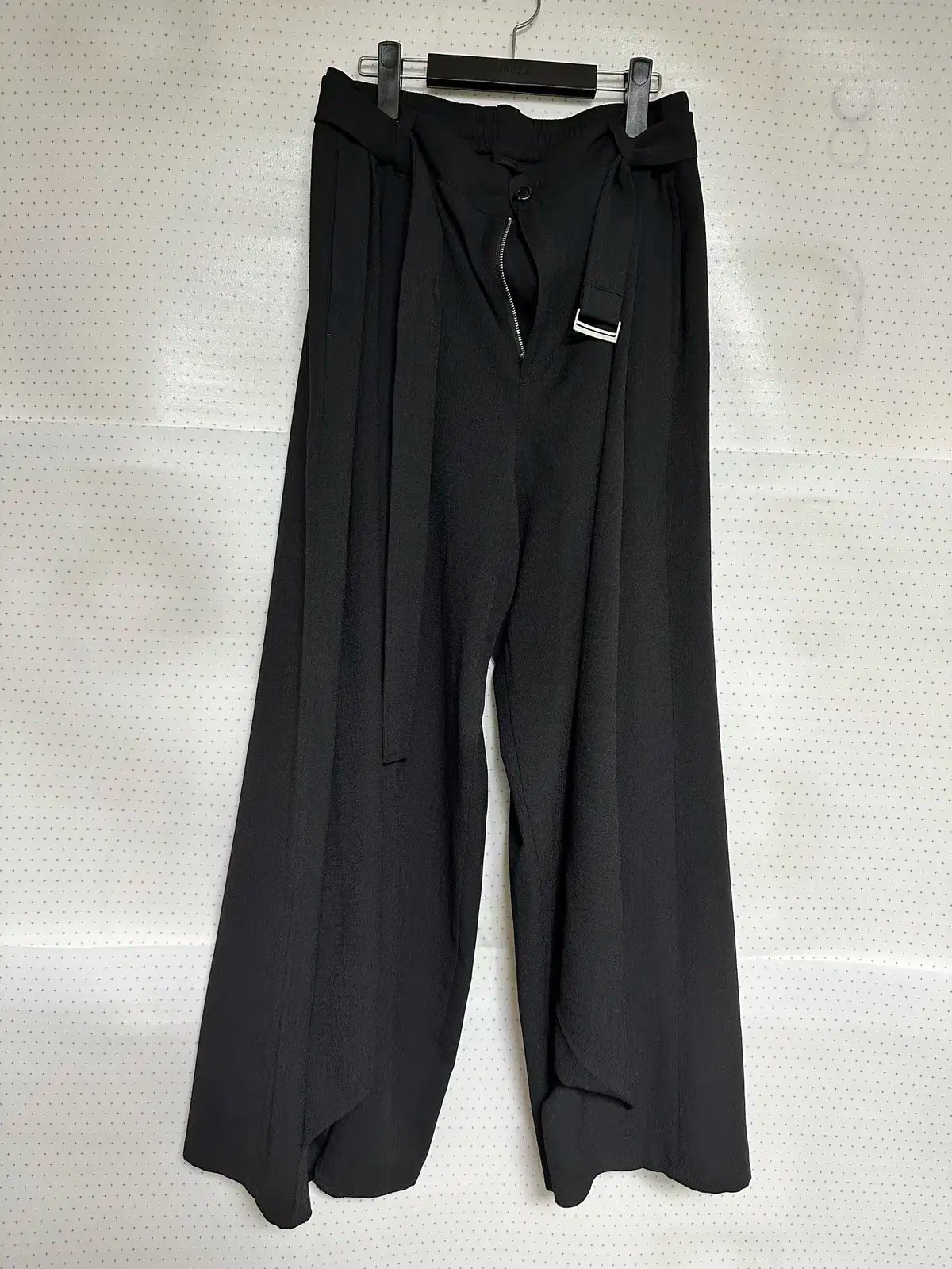 SONGZIO HOMME ソンジオ オム コレクション モリス フ パンツ 黒 82