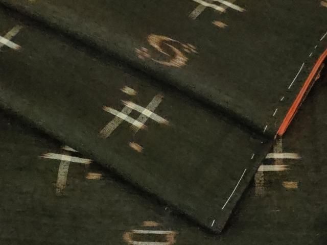 平和屋着物□極上 国指定重要無形文化財 本場久米島紬 手織 逸品 未