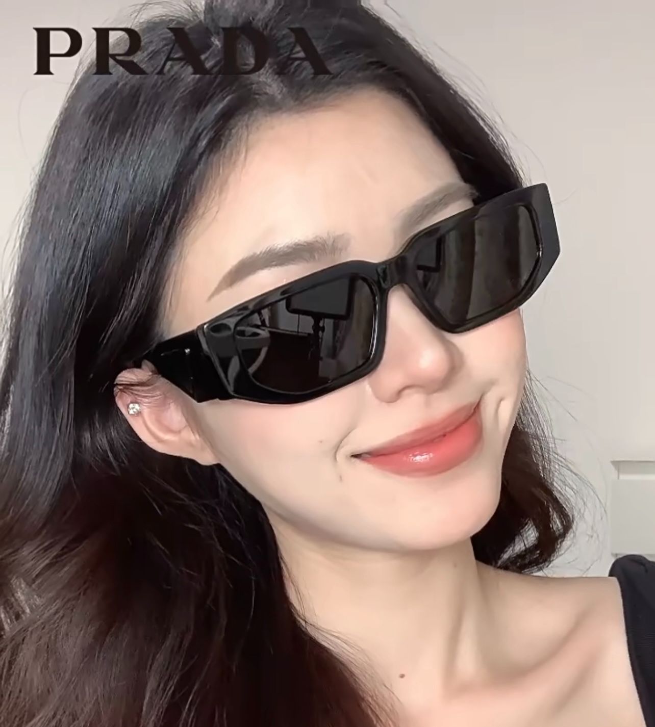 Prada 今日限定特価！】プラダ クラシックな小フレーム四角形