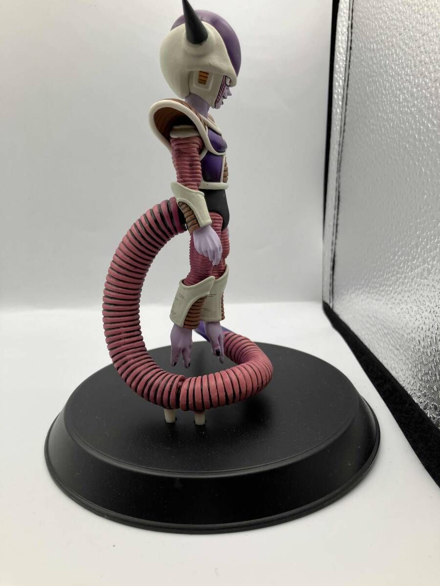 ジャンク フリーザ 第一形態 組立式DX ハイクオリティフィギュア