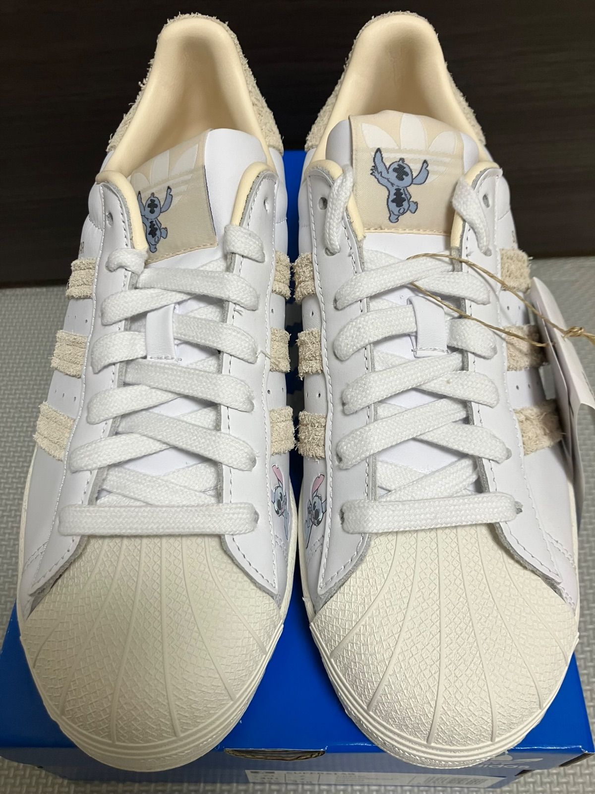 新品 ディズニー スーパースター アディダス スティッチ HQ6356