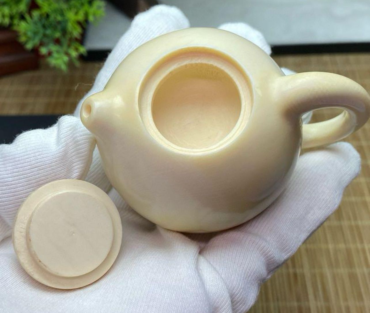 天然マンモス牙美しい手作り彫刻ポットの置物握り物