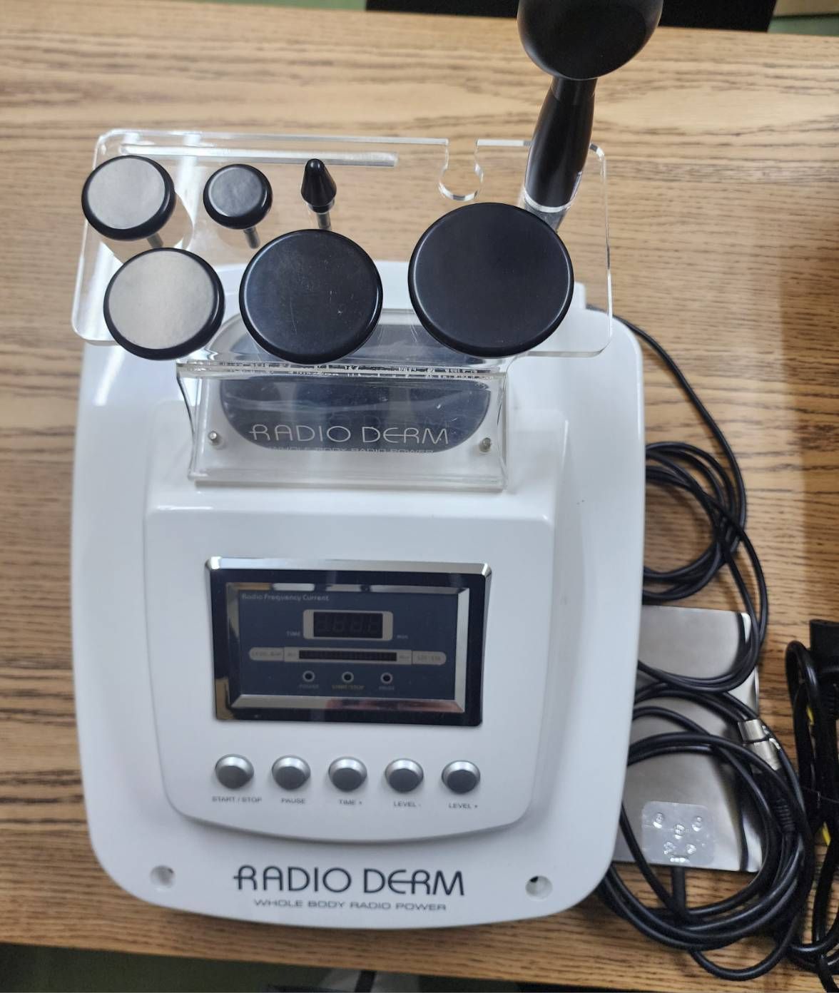 リモート納品研修付き＞モノポーラ式 ラジオ波 RFマシン / エステ業務用 / 痩身・ダイエット RADIO DERM - メルカリ