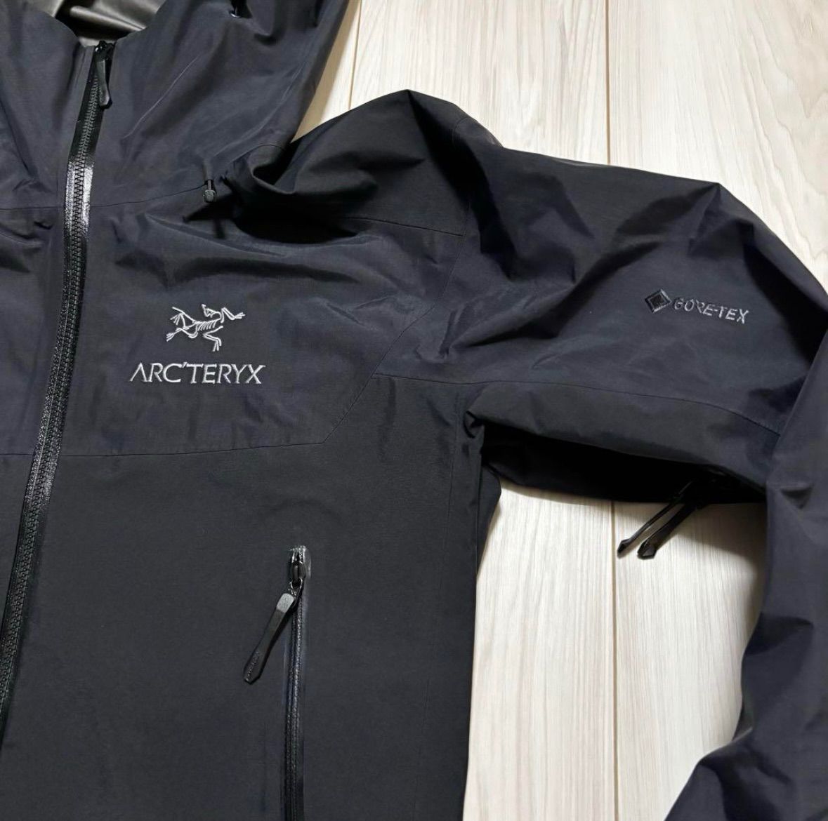 正規品美品アークテリクスベータSLハイブリッドメンズS 黒ゴアテックス