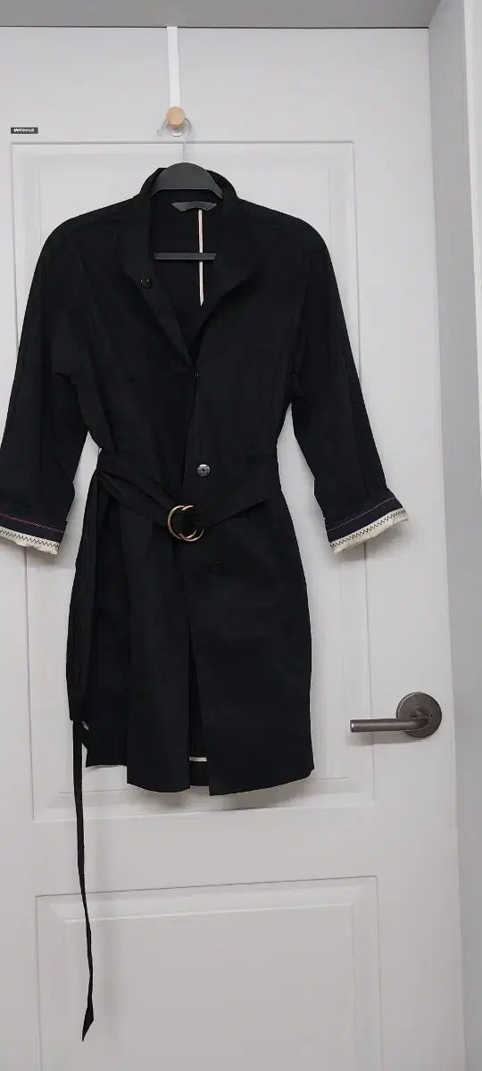 デコ 黒 ベルト ショート トレンチ コート