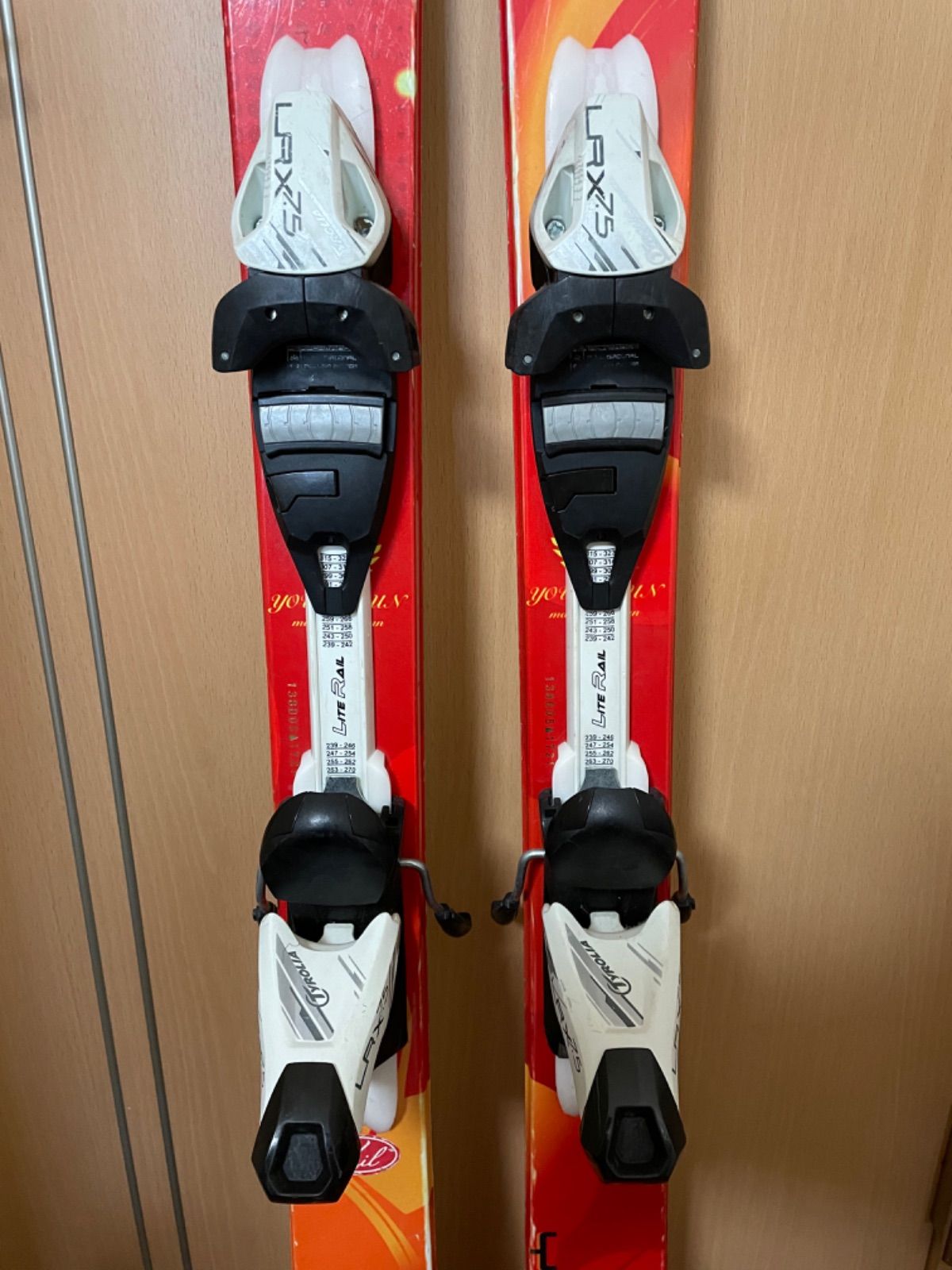 スキー板140cm ブーツ22-23.5cm ジュニアスキー セット Strictlyスキー板140cm、FULL TILTブーツ