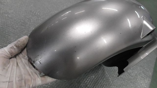 マジェスティ250　SG03J-053　の　フロントフェンダー　傷　ヒビ:#1595902177