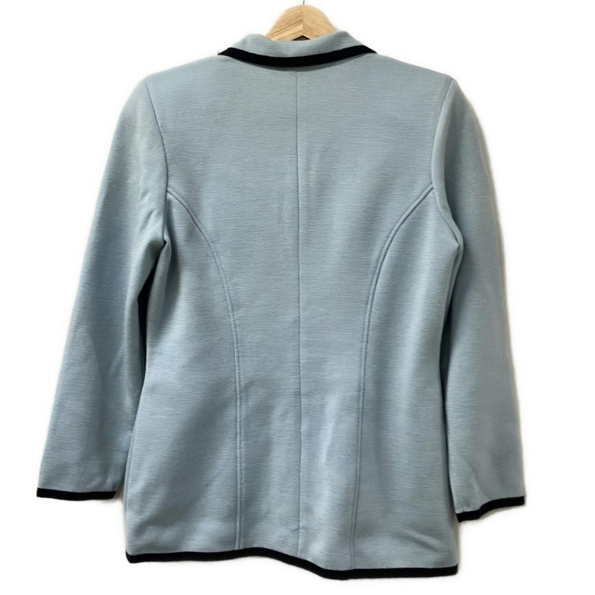 *美品* フォクシー FOXEY ノーカラージャケット　38 FOXEY（ノーカラージャケット）のフリマアイテム一覧