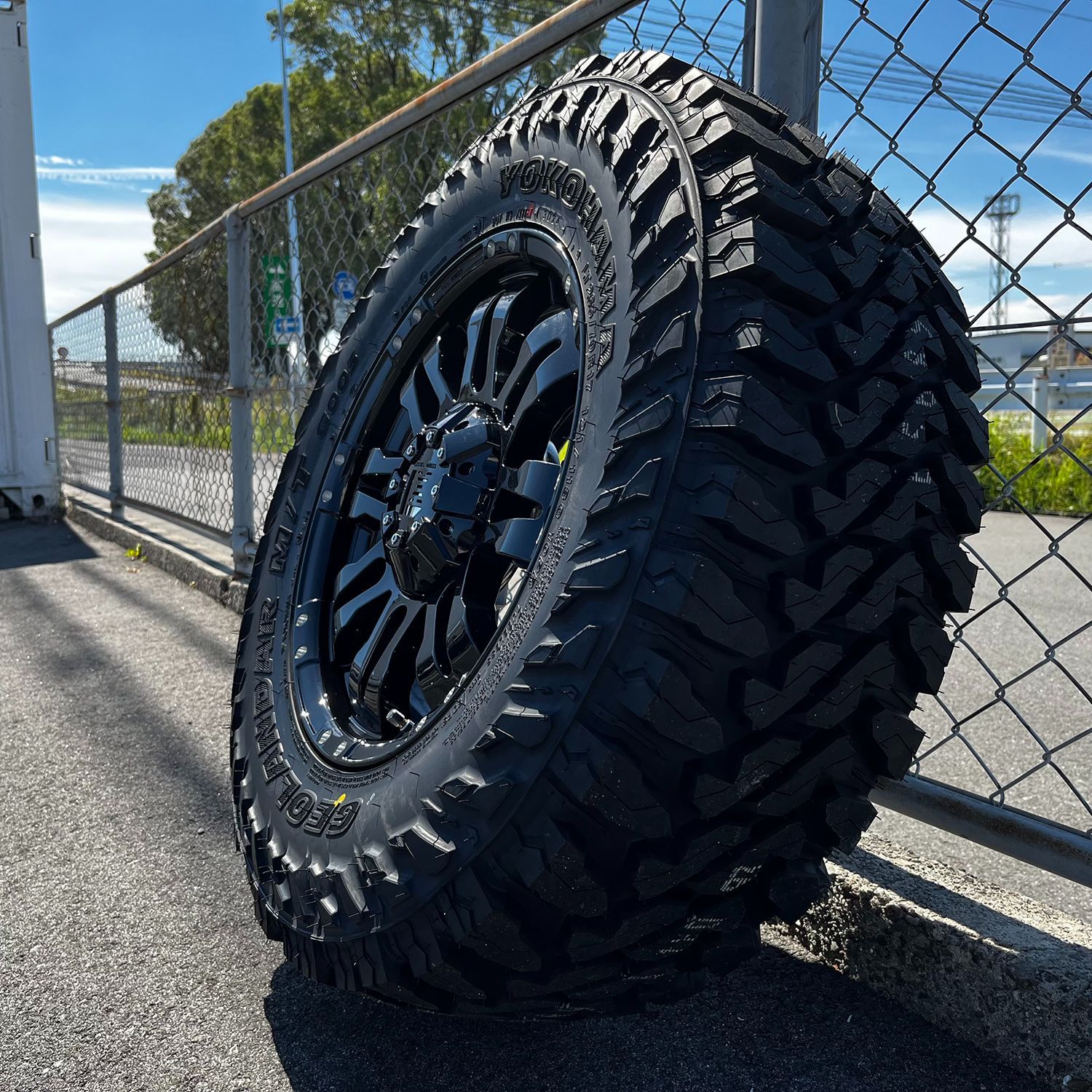 285|70R17 Balano