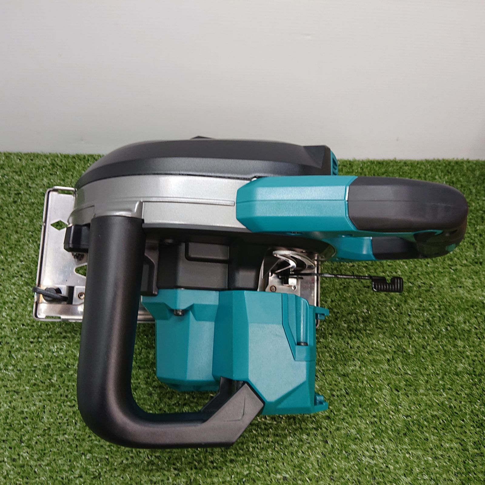 185mm充電式チップソーカッタ 40V