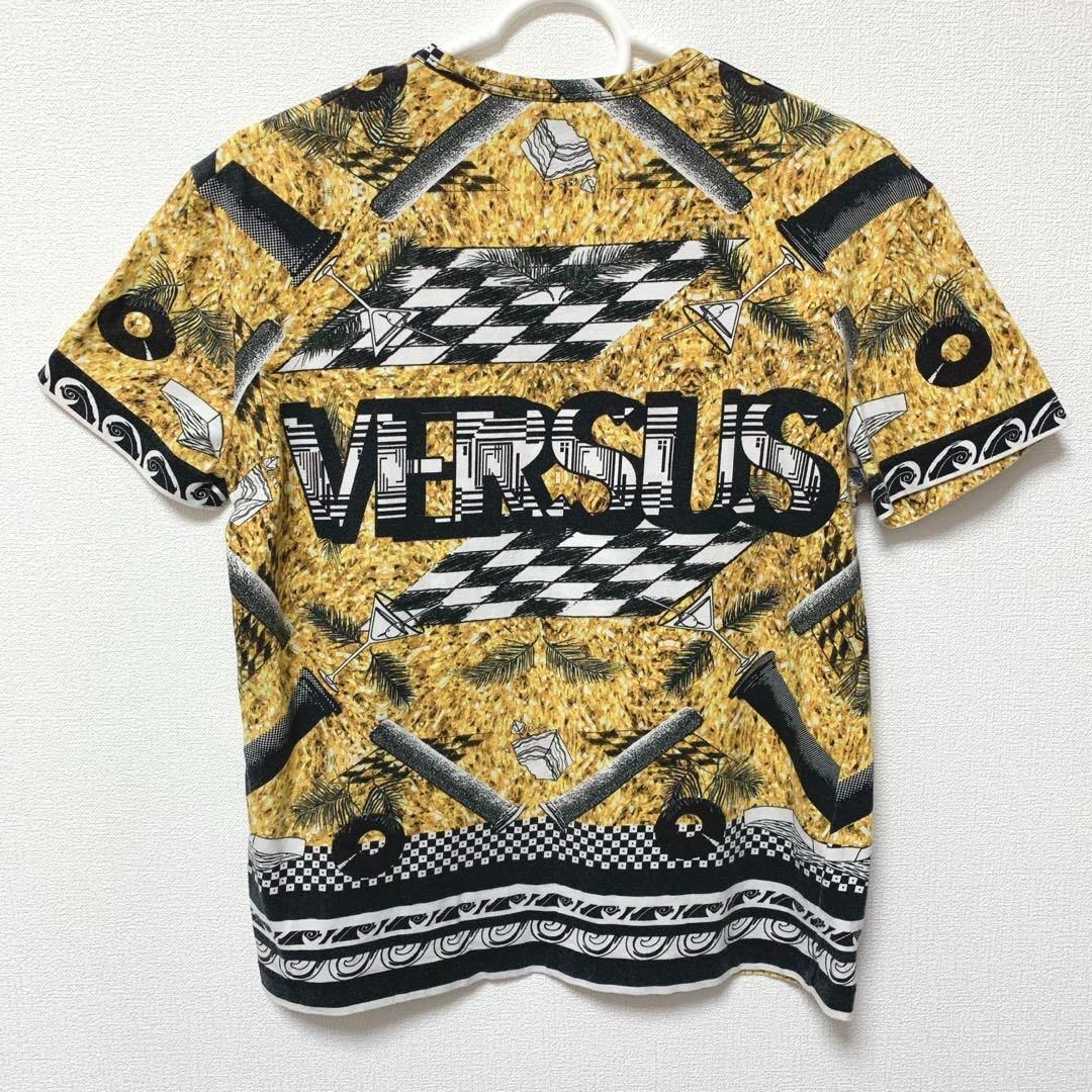 VERSACE　ヴェルサーチ　Tシャツ　ライオン　インパクト　VERSUS　短丈 VERSACE ヴェルサーチ Tシャツ ライオン インパクト VERSUS 短丈