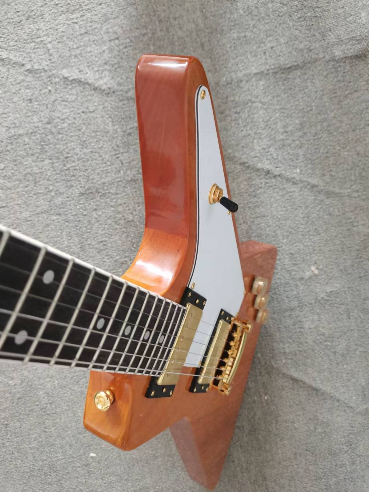 エクスプローラータイプ エレキギター ノーブランド - メルカリ