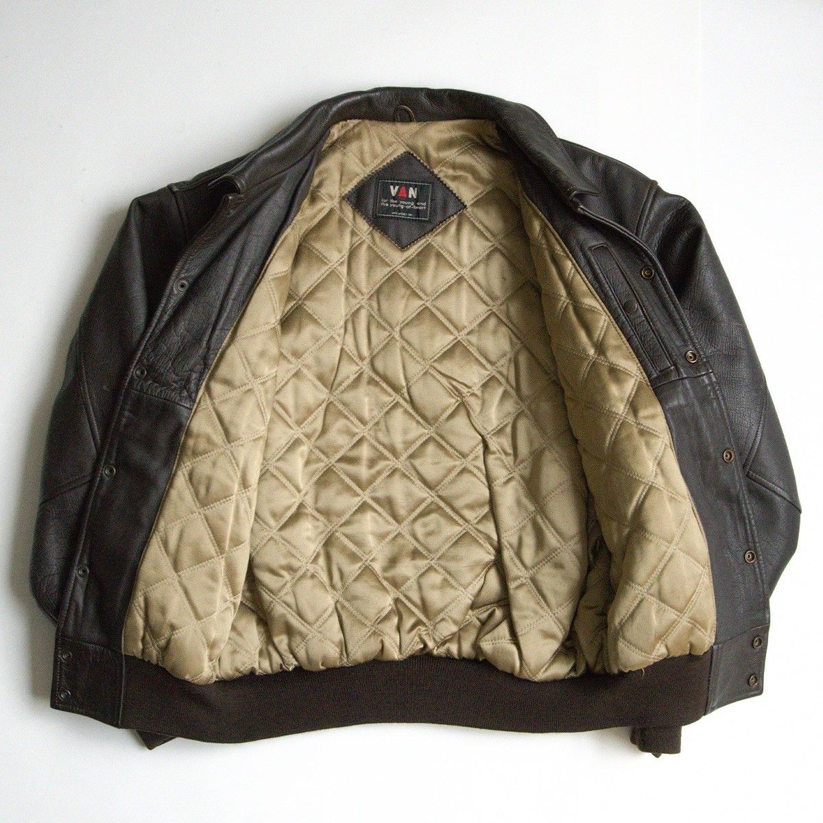 ○現行未使用品級○VAN JACKET オールレザー スタジャン アーチロゴ L ○現行未使用品級○VAN JACKET オールレザー スタジャン
