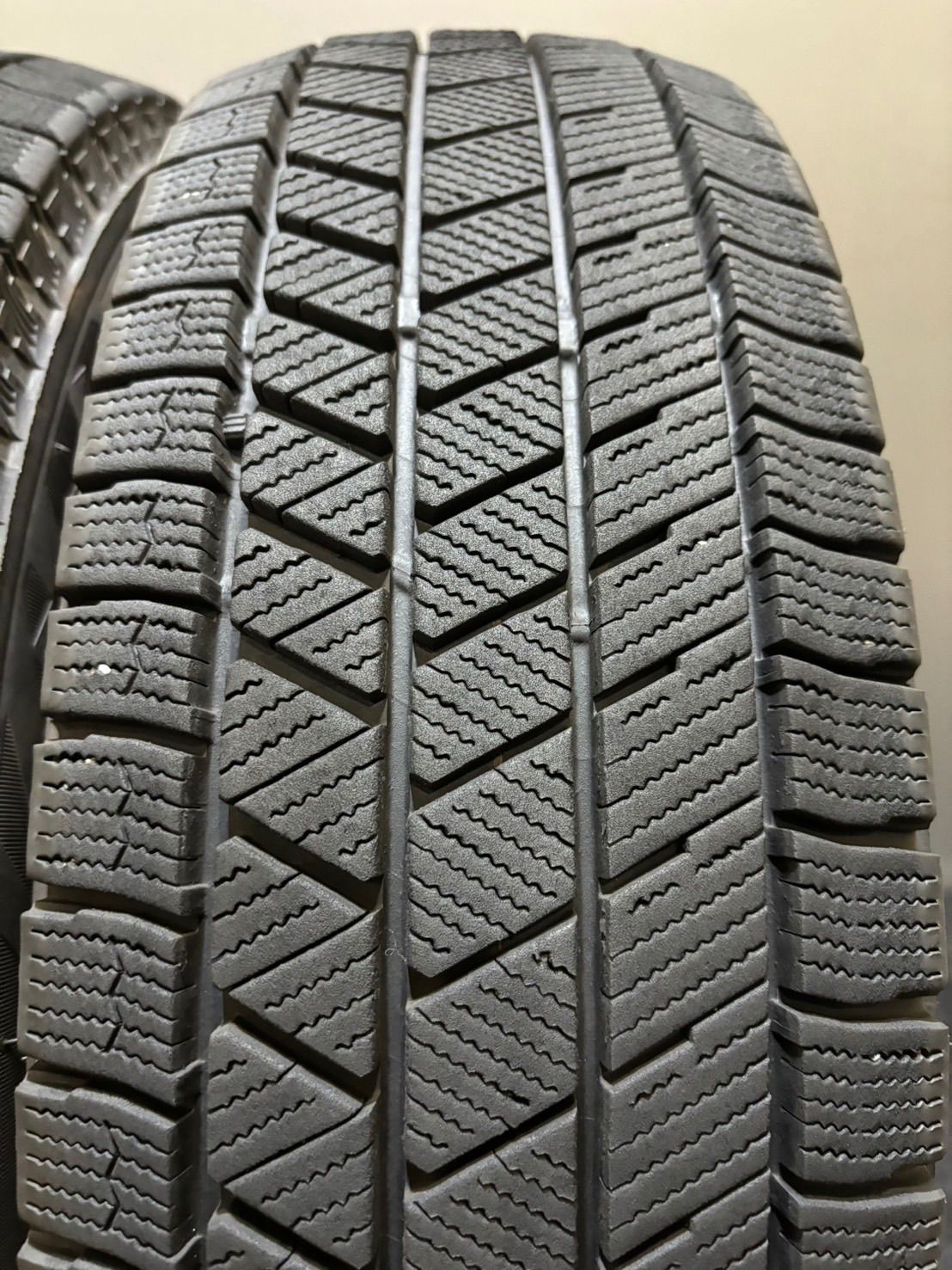 ☆185/70R14 BRIDGESTONE/VRX3 21年製 スタッドレス 4本 ブリヂストン ブリザック ノート ヴィッツ (4-G354) -  メルカリ