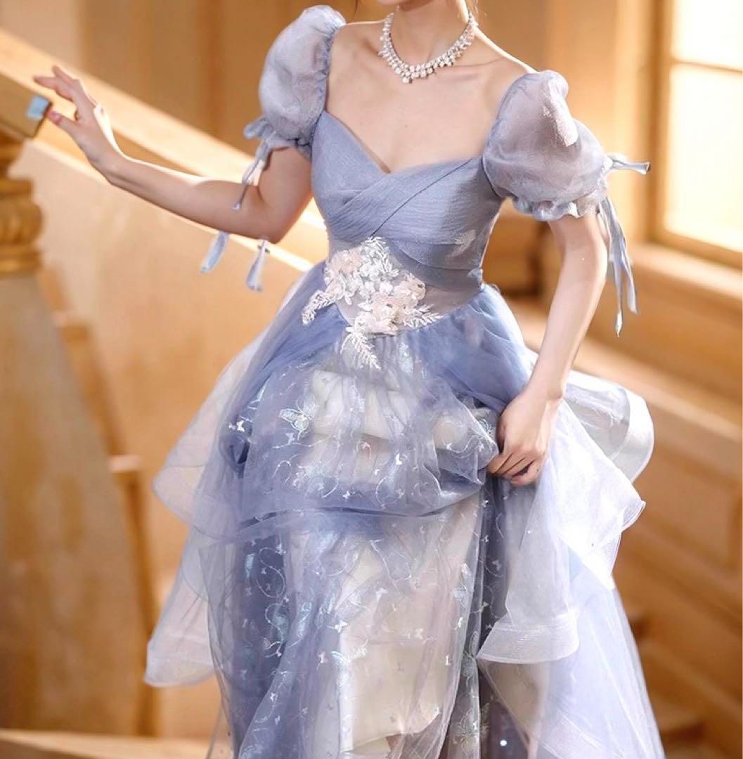 花柄にフリルのスカートが可愛い パフスリーブイブニングドレス 花柄に蝶のデザインが大人可愛いパフスリーブイブニングドレス