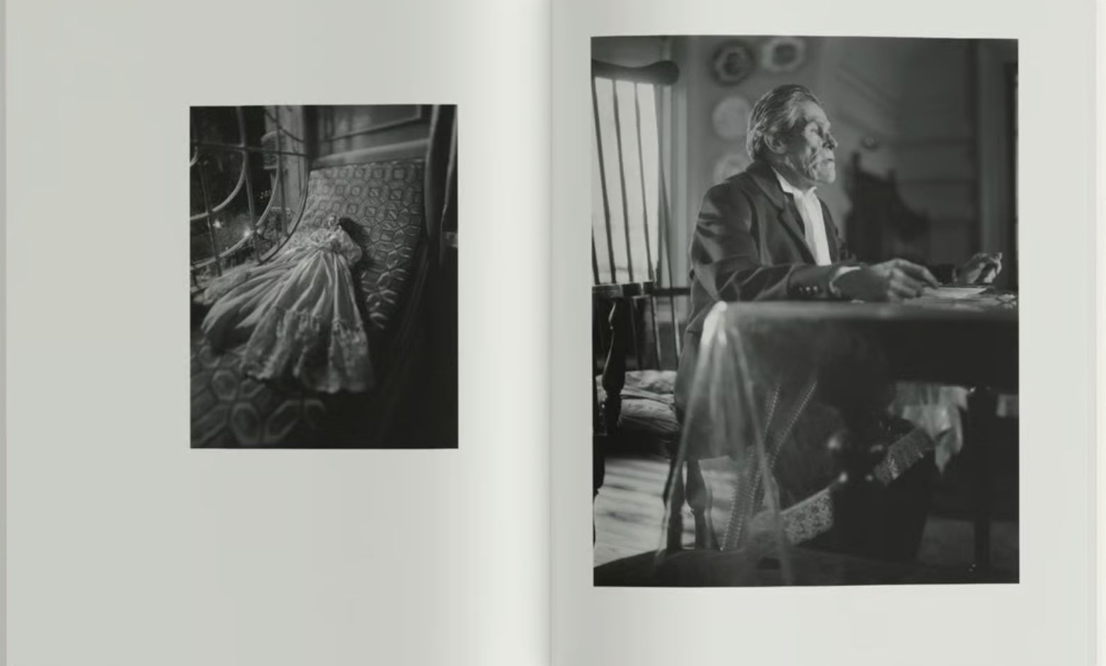 映画「哀れなるものたち」 写真集 DEAR GOD, THE PARTHENON IS