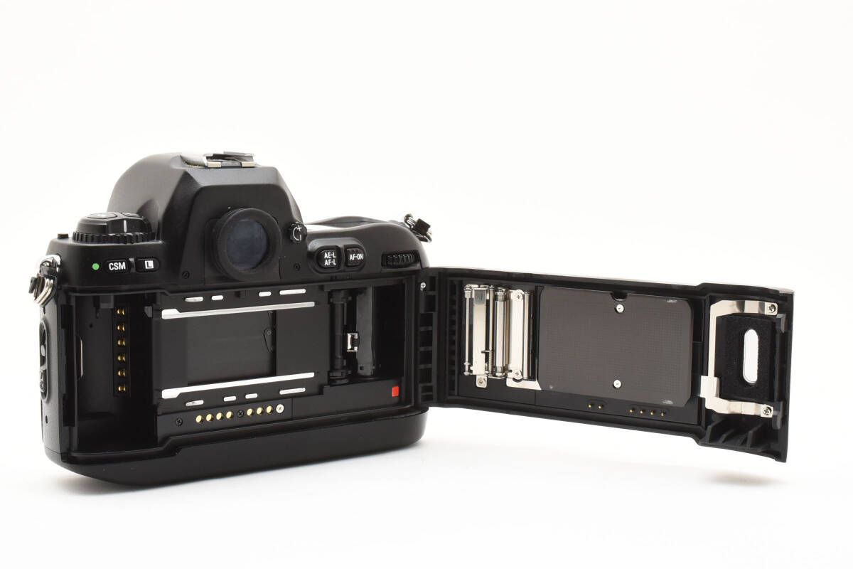 ニコン　Nikon F100 ボディ ニコン Nikon F100 ボディ 一眼レフカメラ : ナチュラル・カメラ