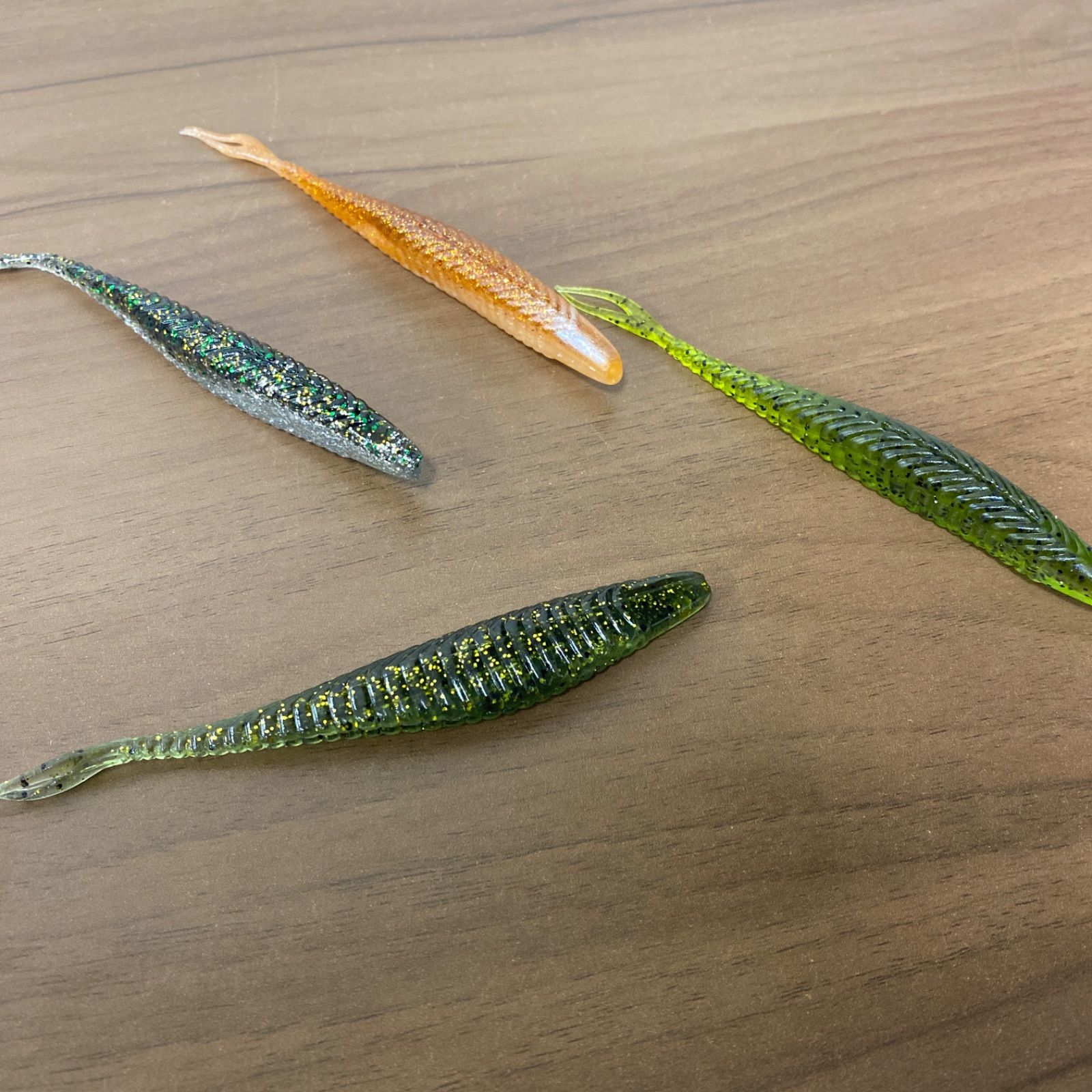 フィンテールワーム 5インチ 7.5g 4色セット スプリットテール