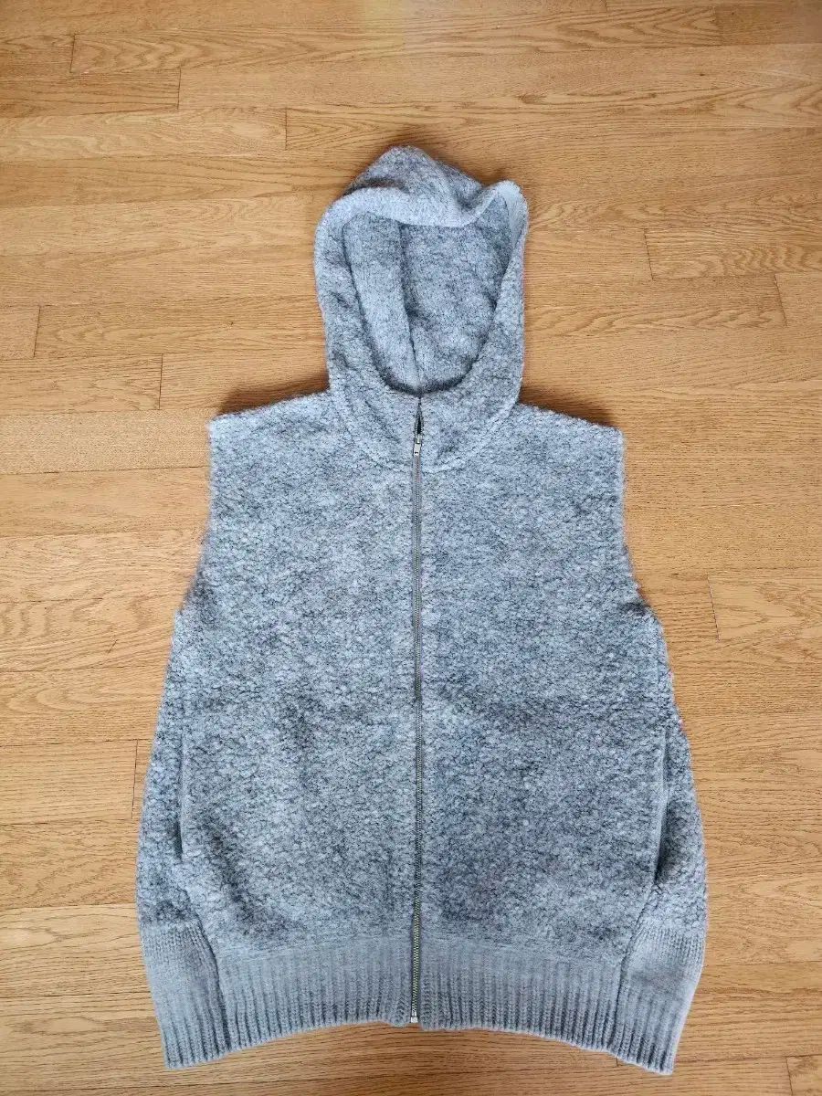 KUHO フードジップアップ ニットベスト