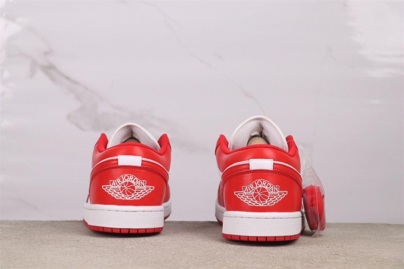 Air Jordan 高トップスニーカー ホワイト/レッド 今日特価】ジョーダン（Jordan）1 代 553558-166 ホワイトレッド